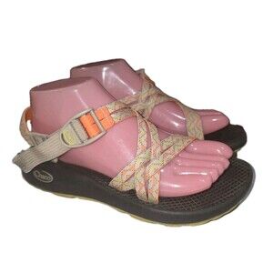 CHACO CHILLO Sz 8 Black Hiking Beach Trail Water Boho Strappy Fun Logo Sandals